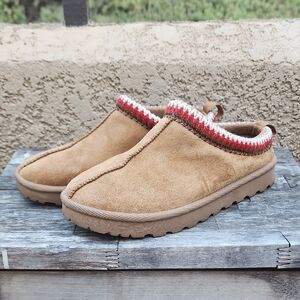 Coconuts by Matisse Tan and Red Cozy Slippers with Plush Lining Size 7